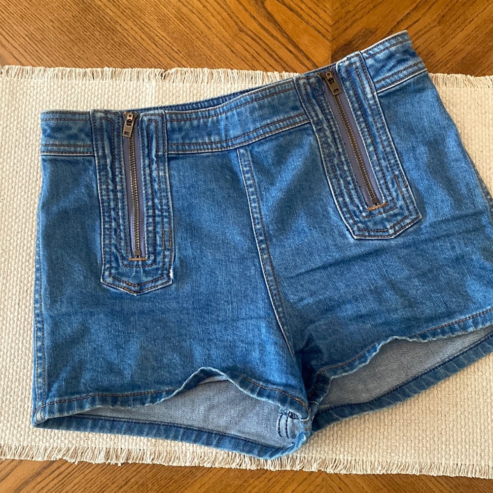 Free people Jean shorts, super cute, size 27